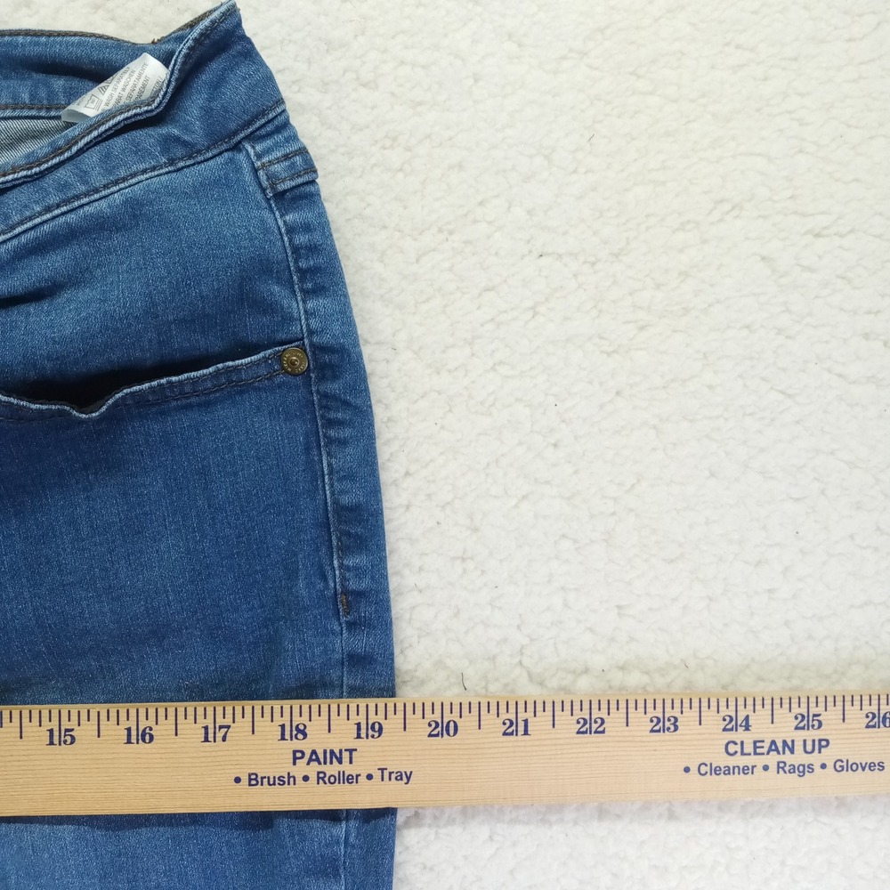 Isaac Mizrahi Live Womens Blue Straight Leg Cropped Jeans Size 14P Medium Wash - Picture 6 of 10